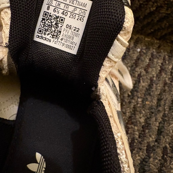 Adidas Cream and Black Athletic Shoes - Picture 6 of 8